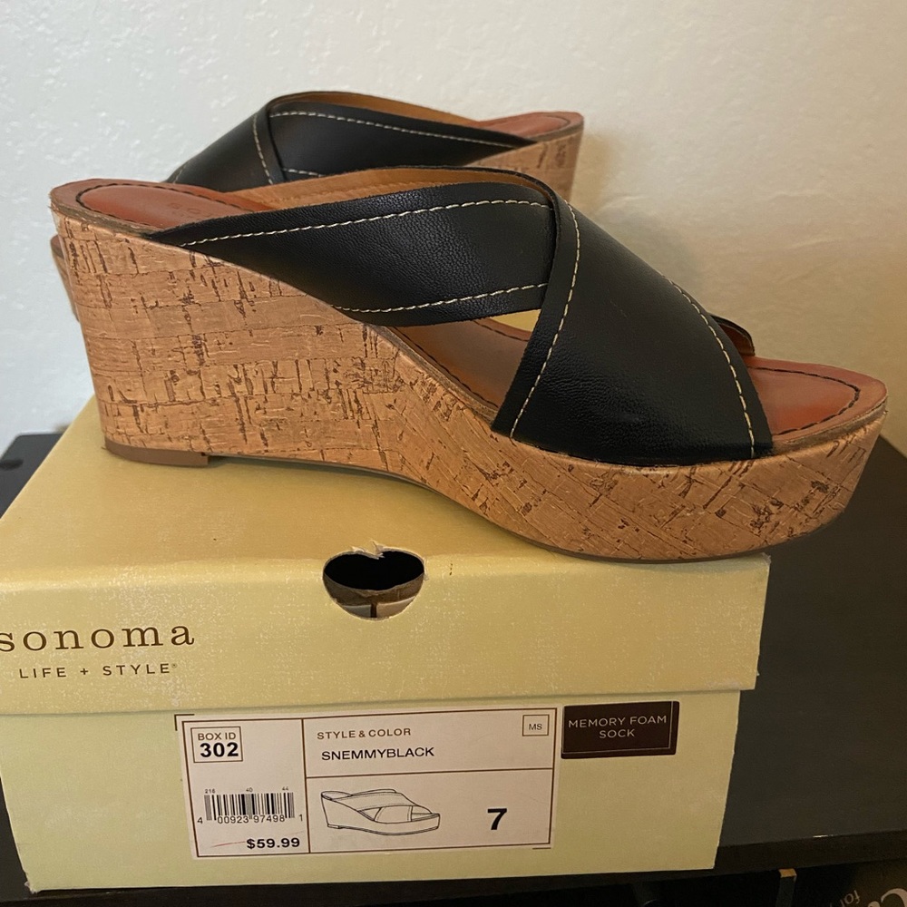 Shoes, size 7, Sonoma, wore once
